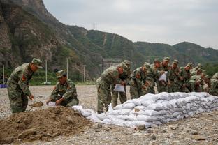 国际米兰赢下意甲天王山之战 霍启刚携团访问现场大牌云集